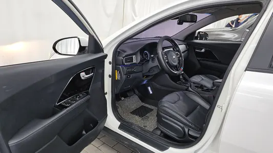 Kia Niro 2017 10