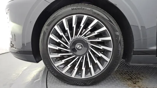 Hyundai (GN7) 2023 5