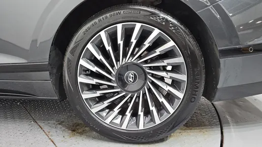 Hyundai (GN7) 2023 21