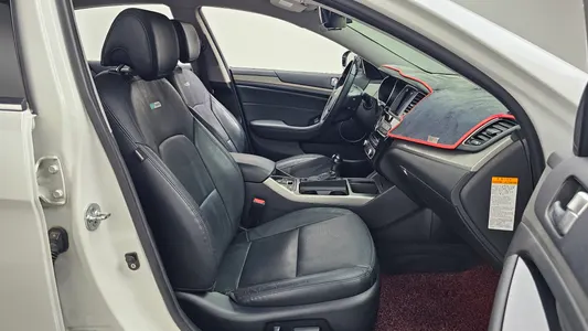 Kia K7 700h 2014 11
