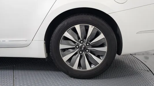 Kia K7 700h 2014 21