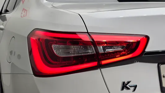 Kia K7 700h 2014 23