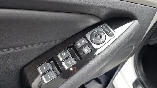 Kia K7 700h 2014 28