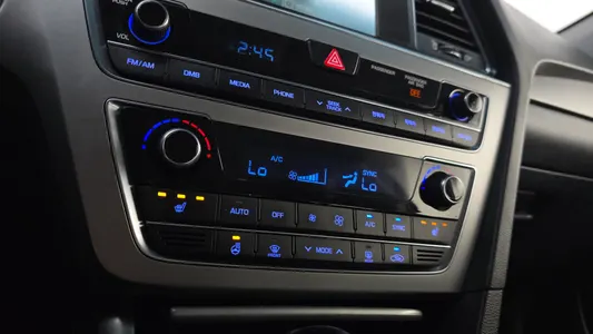 Hyundai LF LPI 2016 16