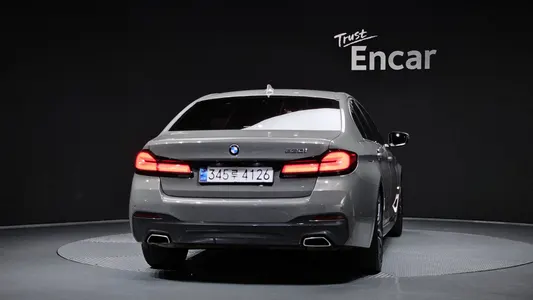 BMW 5 Series (G30) 520i M 2020 4
