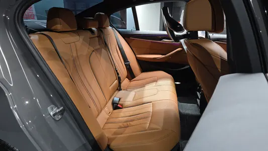 BMW 5 Series (G30) 520i M 2020 11