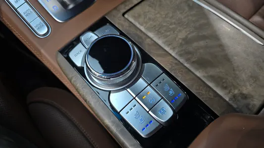 Genesis G90 3.3 T AWD 2019 28