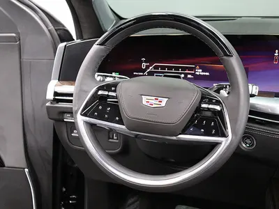 Cadillac 5 6.2 ESV 2025 14