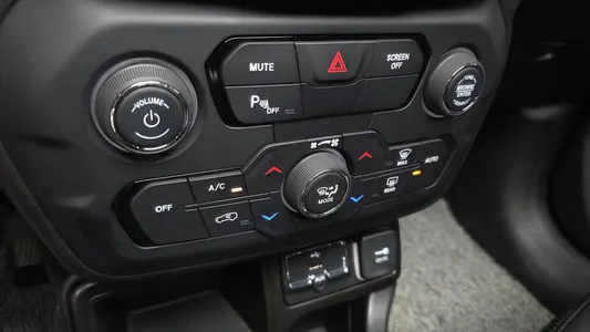 Jeep 레니게이드 1.3 2022 17