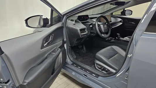 Toyota 5 2.0 XLE 2024 10