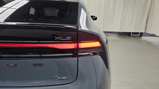 Toyota 5 2.0 XLE 2024 23