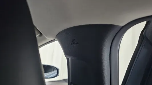 Toyota 5 2.0 XLE 2024 29