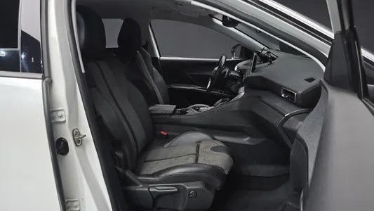 Peugeot 3008 2 1.6 BlueHDi 2017 26