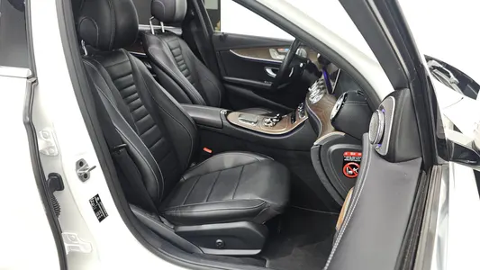 Mercedes-Benz E-Class W213 E250 2022 12