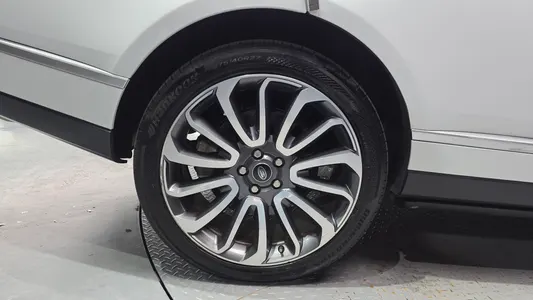 Land Rover 4 D350 AB 2021 5