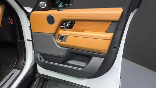 Land Rover 4 D350 AB 2021 24