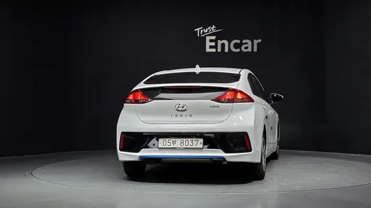 Hyundai 아이오닉 하이브리드 I 2017 4