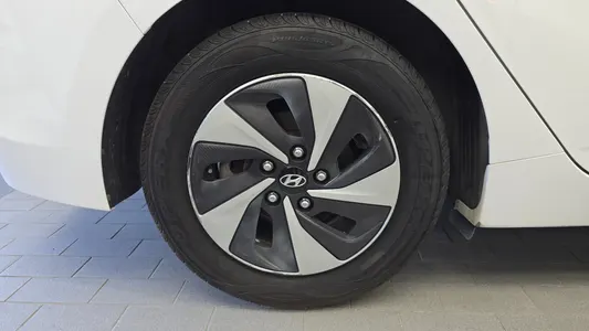 Hyundai 아이오닉 하이브리드 I 2017 5