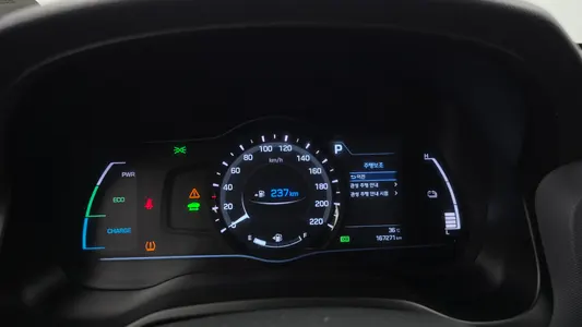 Hyundai 아이오닉 하이브리드 I 2017 8