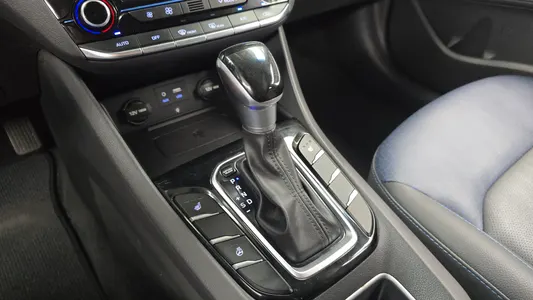 Hyundai 아이오닉 하이브리드 I 2017 9