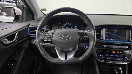 Hyundai 아이오닉 하이브리드 I 2017 13