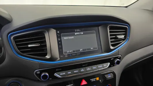 Hyundai 아이오닉 하이브리드 I 2017 14