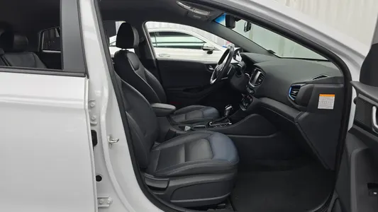 Hyundai 아이오닉 하이브리드 I 2017 26