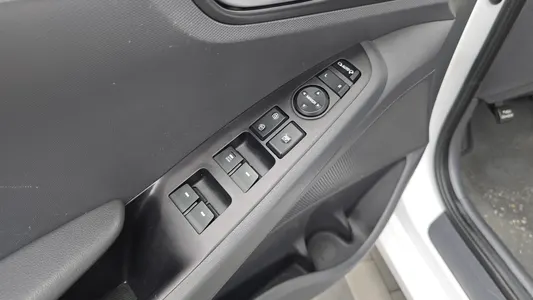 Hyundai 아이오닉 하이브리드 I 2017 28