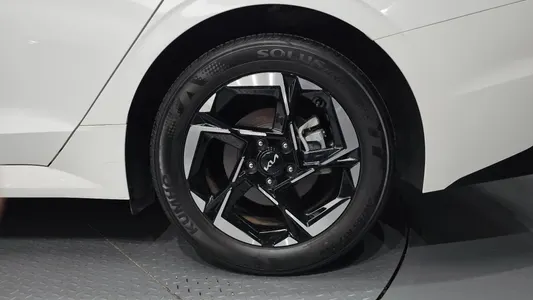 Kia K5 3 2.0 2024 22