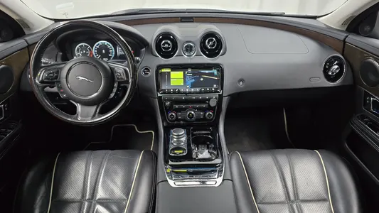 Jaguar All New XJ 3.0D LWB 2018 7