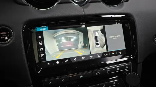 Jaguar All New XJ 3.0D LWB 2018 14