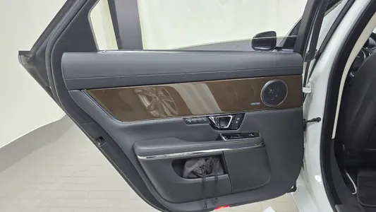 Jaguar All New XJ 3.0D LWB 2018 26