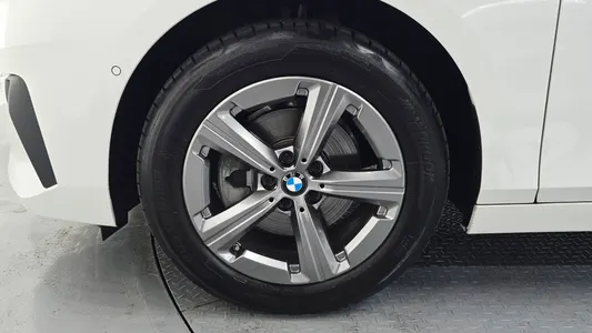 BMW 2 Series Tourer (U06) 220i 2025 5