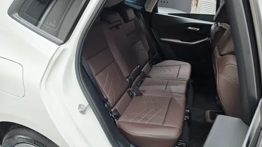 BMW 2 Series Tourer (U06) 220i 2025 11
