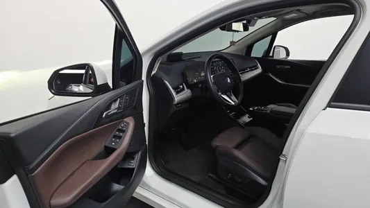 BMW 2 Series Tourer (U06) 220i 2025 10