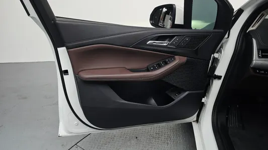 BMW 2 Series Tourer (U06) 220i 2025 24