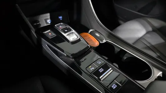 Hyundai (DN8) 1.6 2021 9