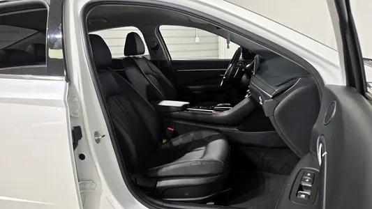 Hyundai (DN8) 1.6 2021 12