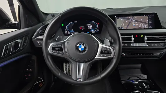 BMW 1 Series (F40) 118d M 2021 13