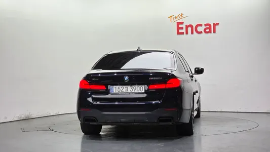 BMW 5 Series (G30) M550i xDrive 2020 4