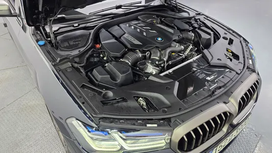 BMW 5 Series (G30) M550i xDrive 2020 6