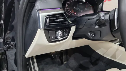 BMW 5 Series (G30) M550i xDrive 2020 28