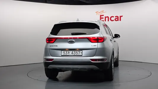 Kia 4 2.0 2WD 2017 4