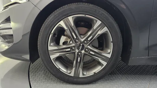 Kia K5 3 1.6 2023 5
