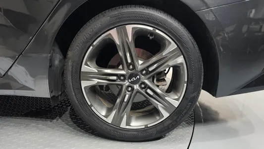 Kia K5 3 1.6 2023 21