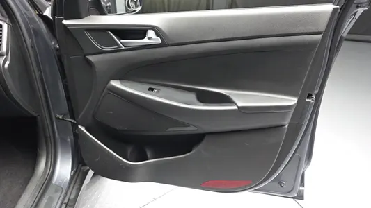 Hyundai Tucson 2.0 2WD 2015 24