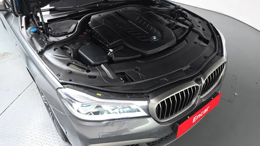 BMW 7 Series (G11) M760Li xDrive 2017 6