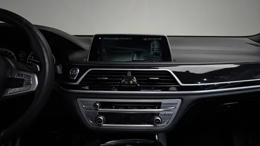 BMW 7 Series (G11) M760Li xDrive 2017 13