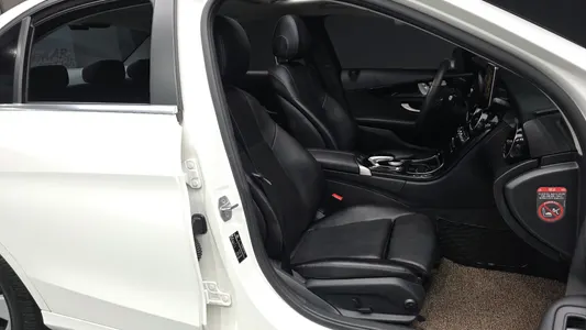 Mercedes-Benz C-Class W205 C200 2017 10