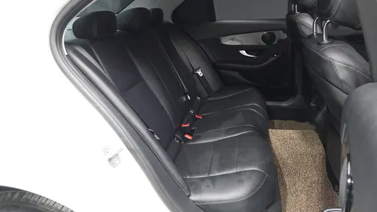 Mercedes-Benz C-Class W205 C200 2017 11